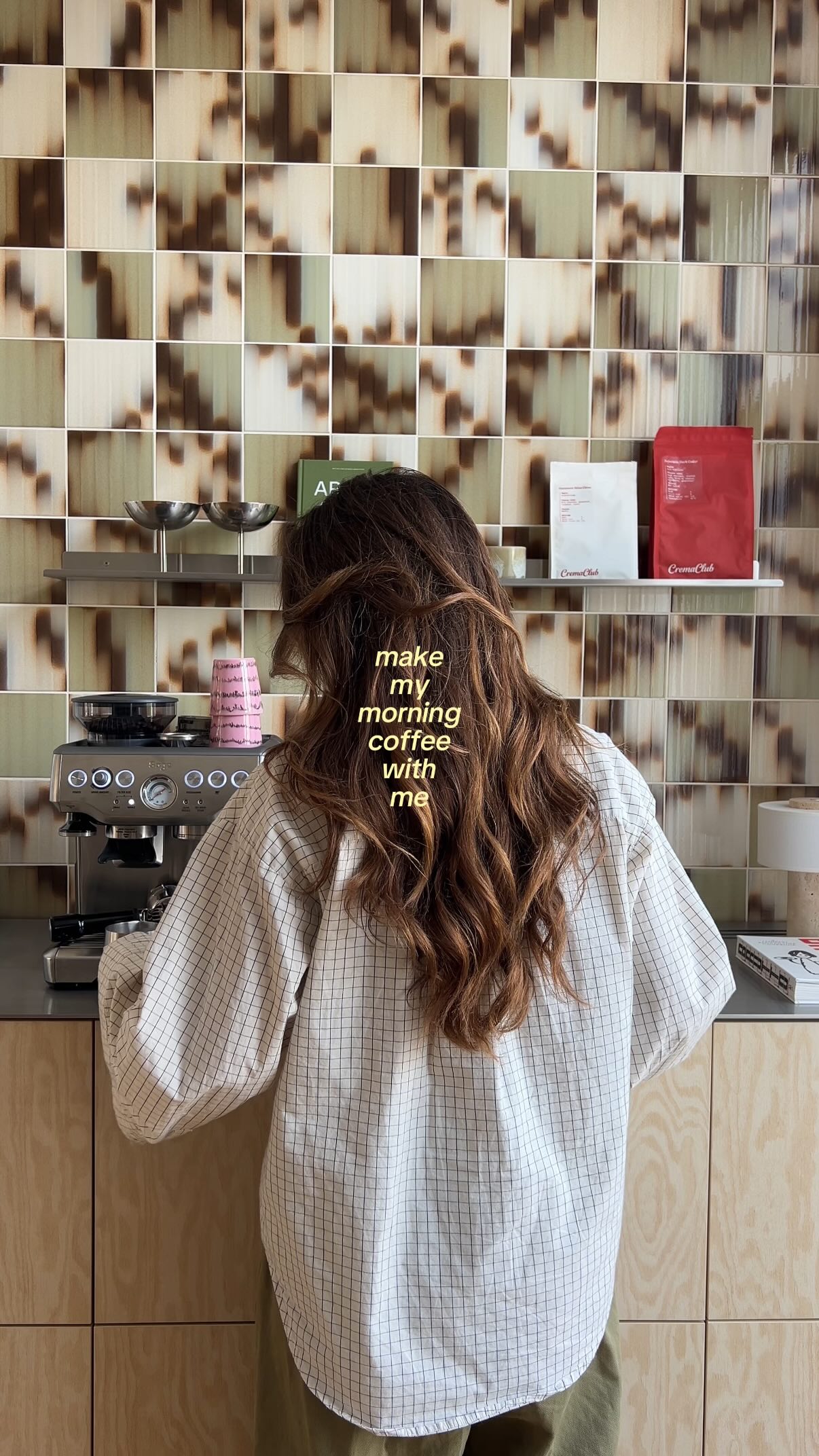 finally enjoying coffee again after being 17 weeks pregnant 🙂↕️☕️
#slowmorning #makemycoffeewithme #homeaesthetic #coffeecorner