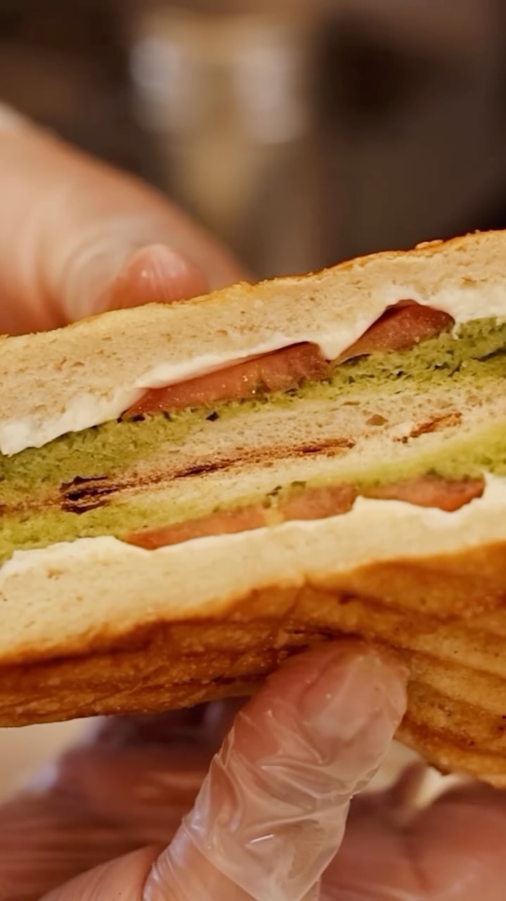 A little taste of Italy, straight from our panini press. 🇮🇹
Fresh mozzarella, juicy tomatoes, and basil come together in our Caprese Panini, made to bring a little Mediterranean inspiration to your lunch break at #BagelsOnPark.
#capresepanini #panini #weehawken #hudsoncounty