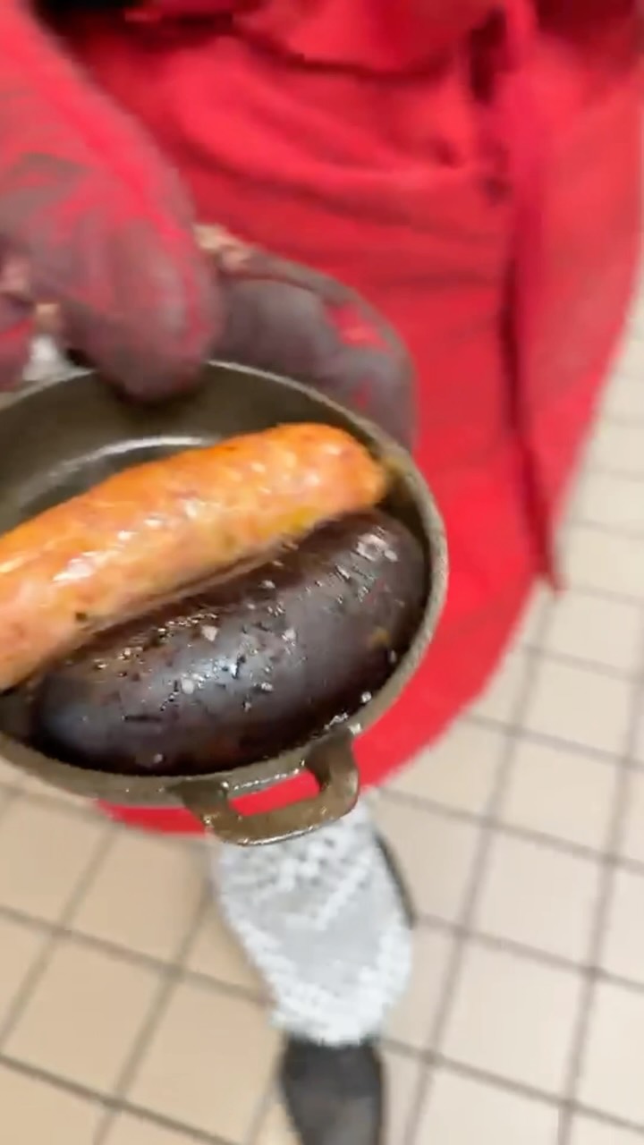 🔥🇦🇷 You’ll hear El Matrimonio before you see it!
Arriving at your table sizzling hot, El Matrimonio brings together two Argentine favorites—our house-made Argentine chorizo and morcilla. 🤤
Savory, sizzling, and packed with authentic Argentine flavor.
Turn up the volume, Che. This one speaks for itself! 🔥
📍3124 W. 16th Street, Indianapolis
#CheChori #ElMatrimonio #ArgentineFood #IndianapolisEats #indyfoodies