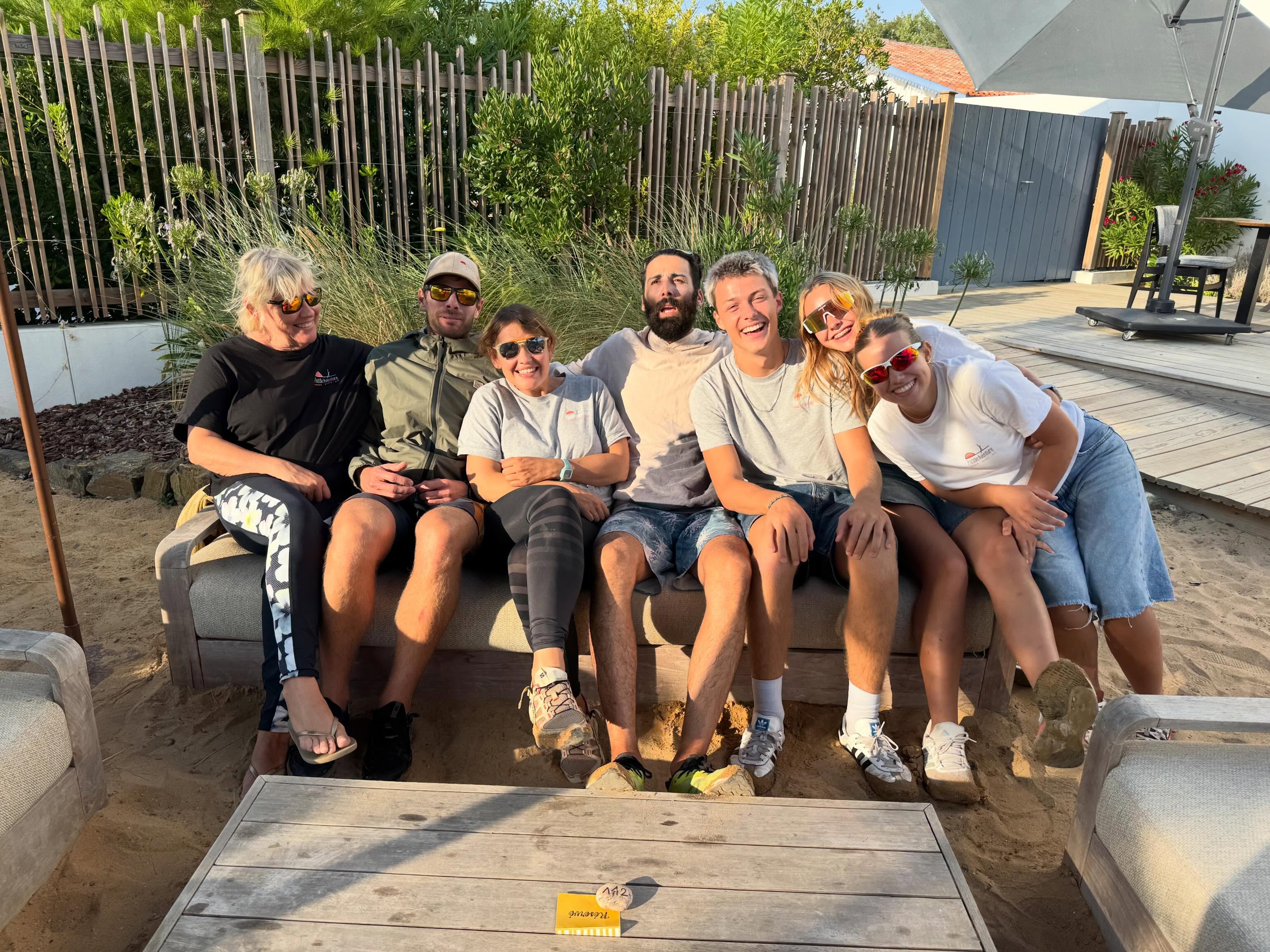 🎬 Clap de fin pour cette saison 2026 !
Encore une magnifique saison à Paddle Aventure, marquée notamment par un été particulièrement chaud 🥵☀️… mais surtout par de très beaux moments sur l’eau et de belles rencontres !
Un immense MERCI à notre formidable équipe qui a su s’adapter tout au long de la saison, avec toujours le sourire, de l’énergie et de la bonne humeur 🙌
Merci également à toutes celles et ceux qui sont venus pagayer, découvrir le Veillon et les marais avec nous cette année. 🛶🏄♂️
Il est maintenant temps de ranger les pagaies pour quelques mois !
On se retrouve en mai 2027 pour une nouvelle saison et de nouvelles aventures 🌊
À très vite 💙
#paddleaventure #veillon #destinationvendeegrandlittoral #vendee