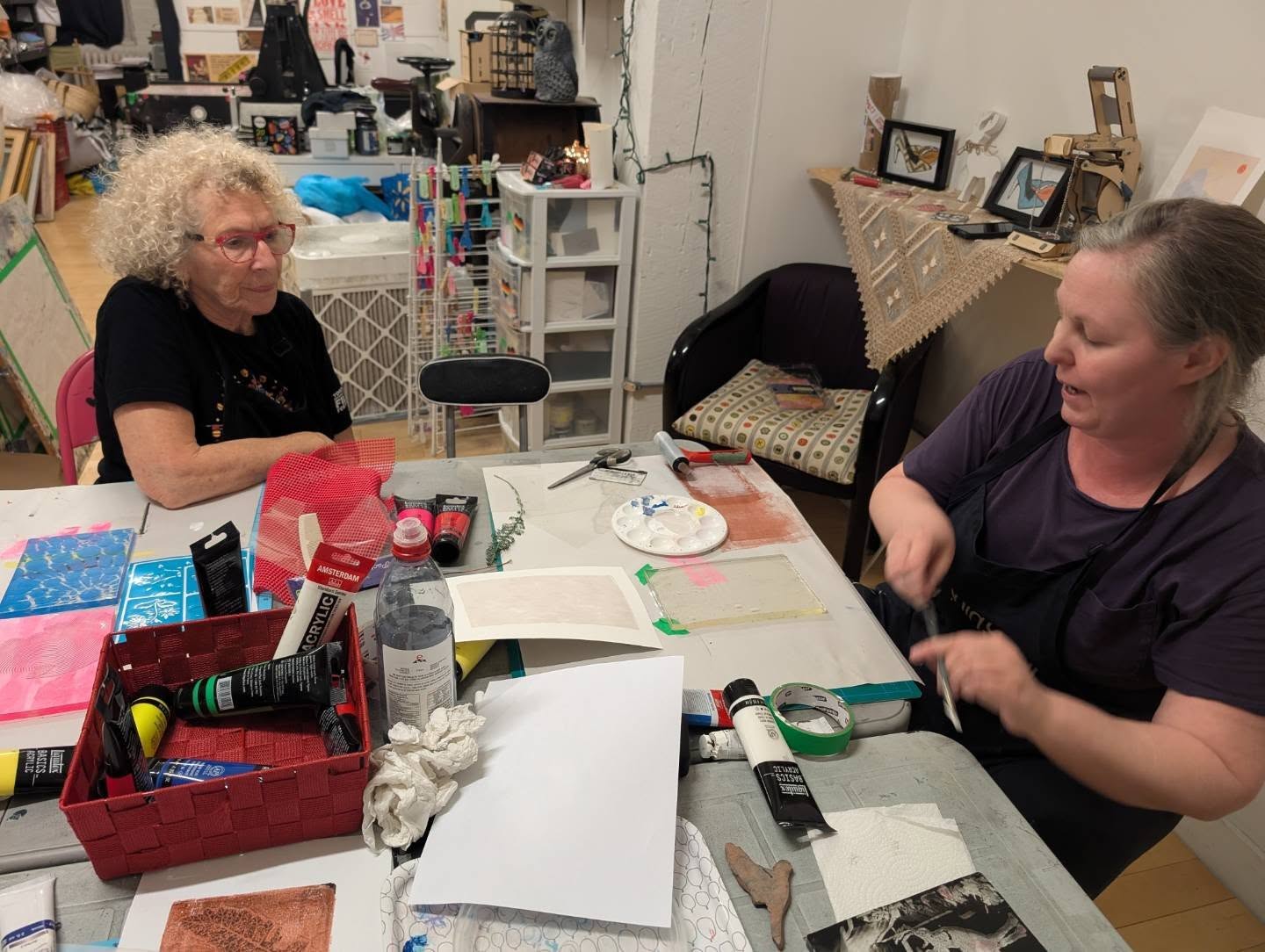 We had a blast yesterday playing with Gel Plates!
With a focus on stencils and texture, inPrint member shared great techniques of the trade including a fantastic method for layering landscape!
Swipe through to see the various experiments and prints made by students.
Missed this class? No worries, next Wednesday Oct 14 we will be running another Gel Plate class, this time focused on Photocopy and Magazine transfer. No previous experience required and all materials supplied. There are only two spots left, so sign up while you can!
Visit link in bio or www.inprintcollective.com/join-a-workshop
ID: 6 images in the carousel, each showing students working on gel plates on a messy table or showing colourful, stenciled prints (largely florals and one landscape).