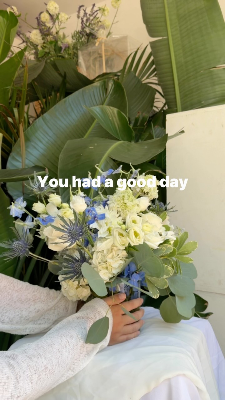 Any day, any reasons we are here for you with beautiful flower arrangements 🌸✨
flower therapy floral arrangement flowers nycflorist floral design