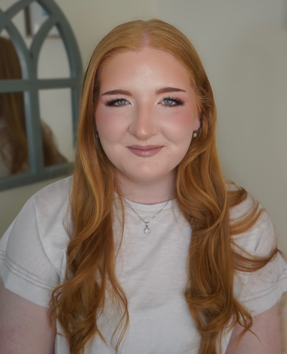 Amanda’s bridal preview ✨ What can I say? I love having a gorgeous redhead in my chair 😍 so excited for her wedding day in a few short weeks! 🧡
#bridal #bridalmakeup #bridalmakeupartist #makeupinspo #bridalmakeupinspiration