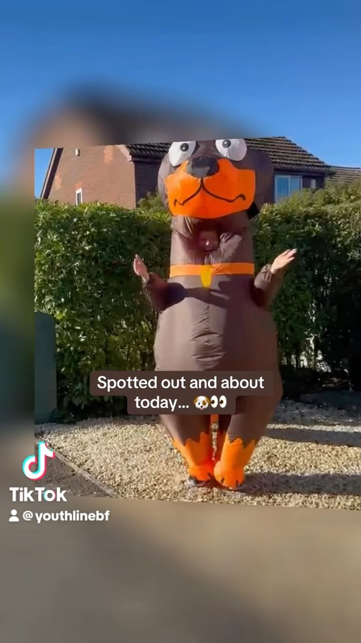 🐶💚 Look who’s been out and about for Youthline!
Our amazing supporter Monika has been hitting the streets in her hot dog costume 🌭🏃♀️,
raising awareness and spreading smiles ahead of World Mental Health Day!
Thank you, Monika, for going the extra mile (in more ways than one!) to support young people’s mental health. 💚
#WorldMentalHealthDay #Youthline #MentalHealthMatters #Fundraising #YoungPeoplesMentalHealth