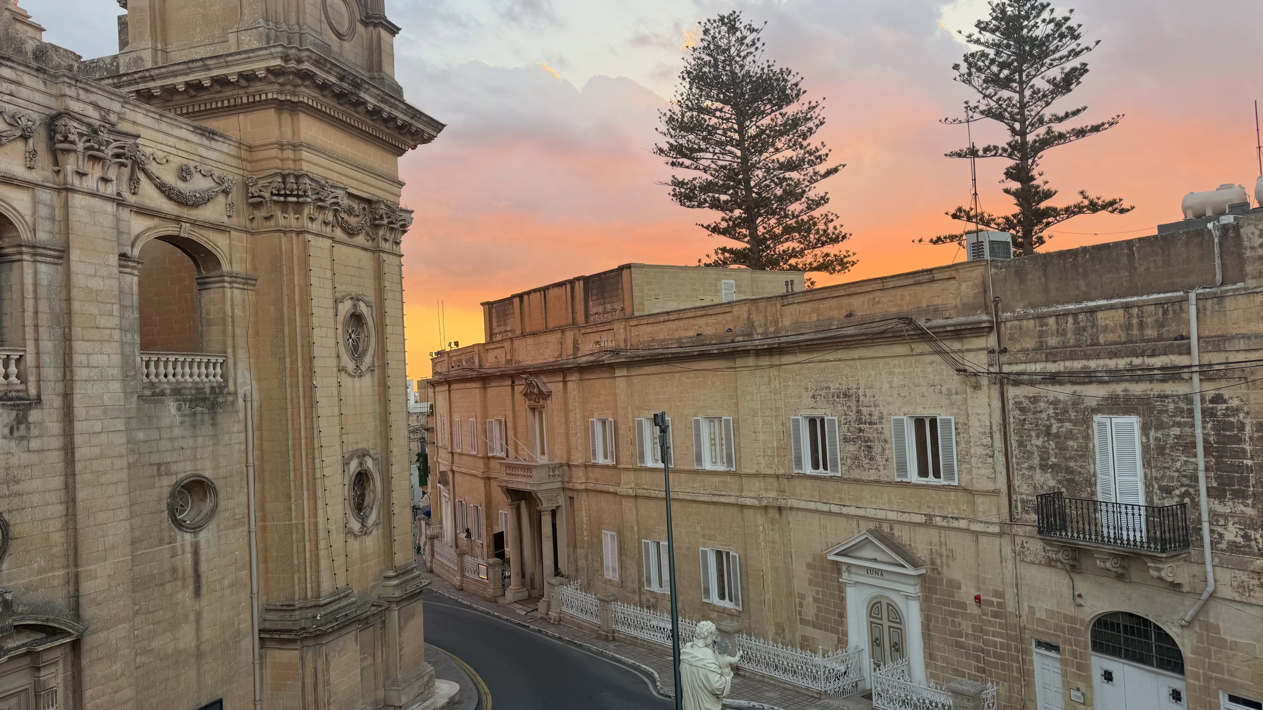 As Malta seems to be blacked out, we continue to enjoy full services thanks to our generators. Come join us for breakfast, lunch or afternoon tea or simply grab your laptop and come work with us 😊