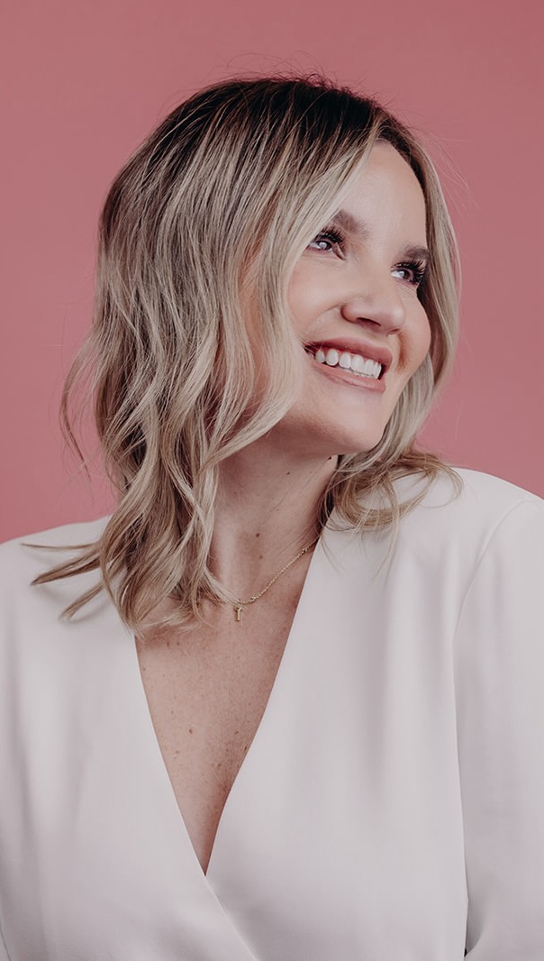 There’s something about feeling good in your own skin. 🤍
A little refreshed. A little more confident. A little more you.
That’s the kind of girl math we support around here.
And speaking of girl math… our Goldie Beauty Banks let you bank a little each month to use toward the treatments + skincare you love. ✨
Text us to join 209 867-7101.