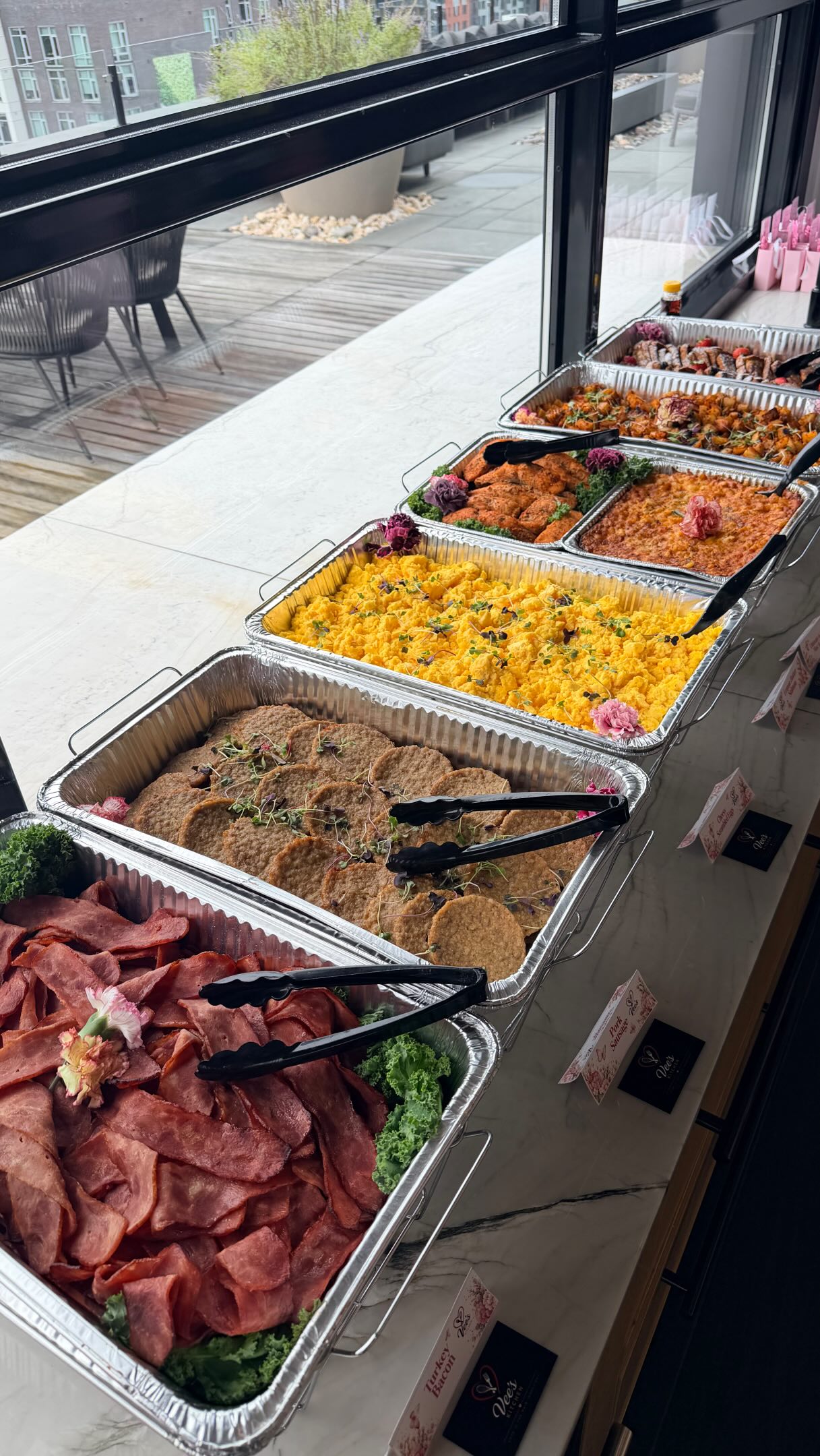 A little one is blooming! 🌸💕🍼
Baby in Bloom baby shower brunch catered by Vee’s Kitchen. 💐
#BabyShowerBrunch #BabyInBloom #DMVCaterer #MarylandCaterer #BrunchCatering