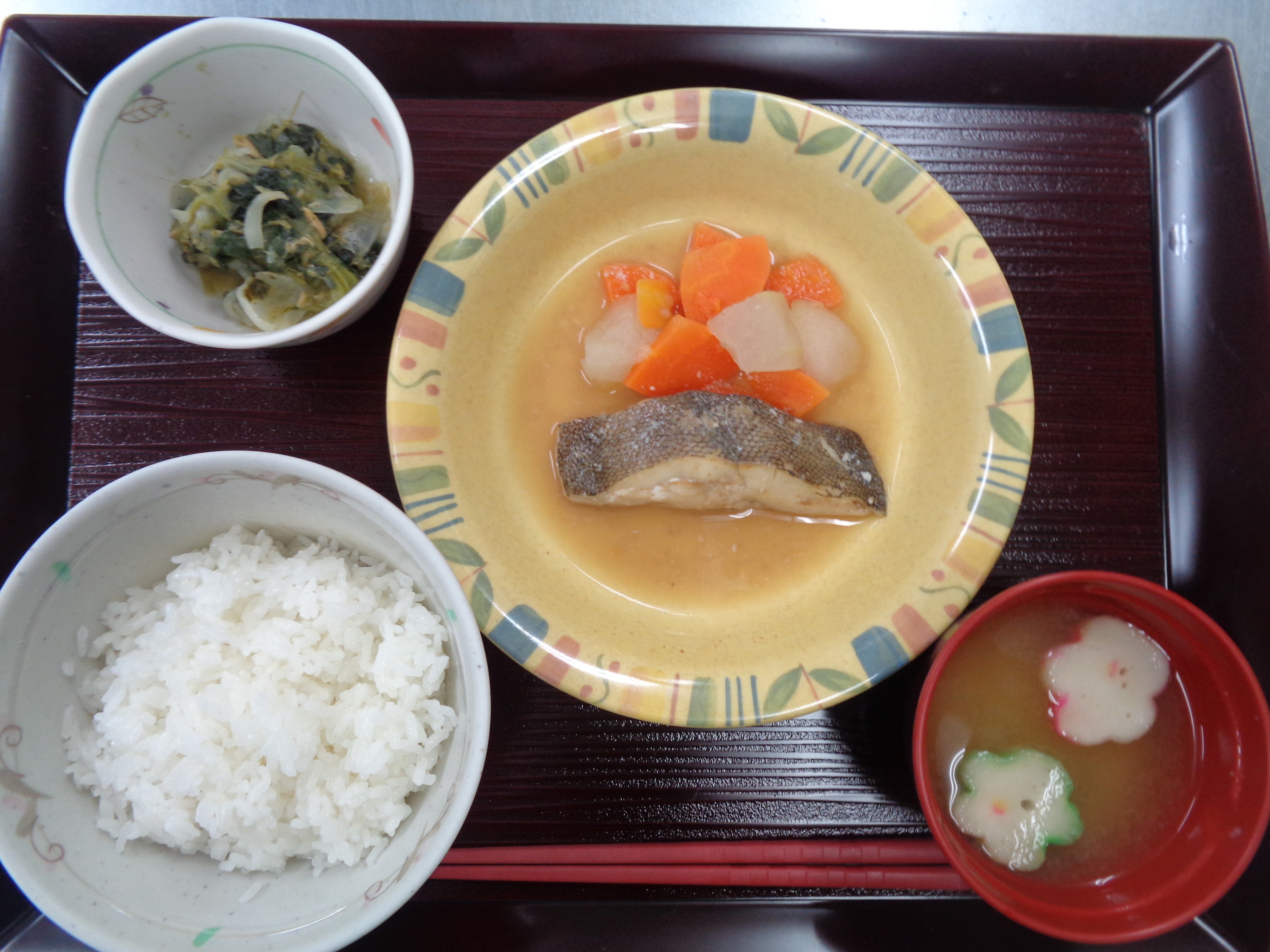 6月10日(水)の介護給食
【夕食】
ご飯
カレイの煮付け
小松菜のソテー
お味噌汁
※献立内容はお客様ごとで異なる場合があります。
タクサンのチルドパックは、クックチル製法を用いることで、素材本来の食感や色彩を損なうことなく仕上げております。忙しい厨房でも手間をかけず、栄養満点で「手作りの味」を楽しめる商品をお届けいたします。
1ヵ月の献立情報、試食のお問い合わせはプロフィール欄のHPへ🦌
@takusan_nara
#介護給食
#クックチル
#奈良県のクックチル給食はタクサンへ
#奈良県の給食会社
#奈良県の介護給食
#奈良県の福祉給食
#葛城市#大和高田市
#大和郡山市
#三郷町#王寺町
#田原本町
#河合町#三宅町
#橿原市#桜井市
#宇陀市#香芝市
#広陵町#田原本町
#斑鳩町#上牧町
#御所市#五條市
#柏原市#富田林市
#羽曳野市#藤井寺市
#松原市#堺市
#株式会社タクサン