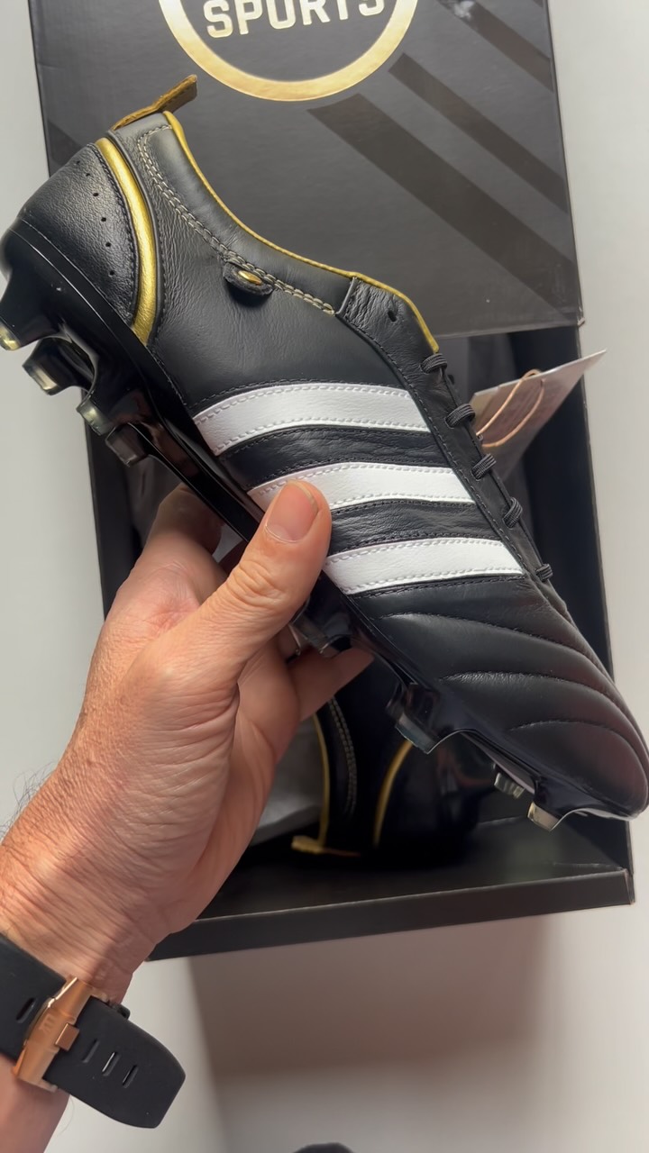 THE LEGENDS. 🖤✨
The adidas adiPURE FG Legends.
Core Black. Zero Metallic. Gold Metallic.
Understated, classy and finished with just the right amount of gold.
The adiPURE was all about a traditional leather look, a clean silhouette and that timeless adidas football aesthetic. No gimmicks. No unnecessary noise. Just pure class.
A proper pair for the collectors who appreciate the finer details. 👌
FROM OUR COLLECTION… TO YOURS.
#adidas #adiPURE #adidasFootball #FootballBoots #ClassicFootballBoots RareFootballBoots FootballBootCollector Bootsfinder Kaka EA SPORTS