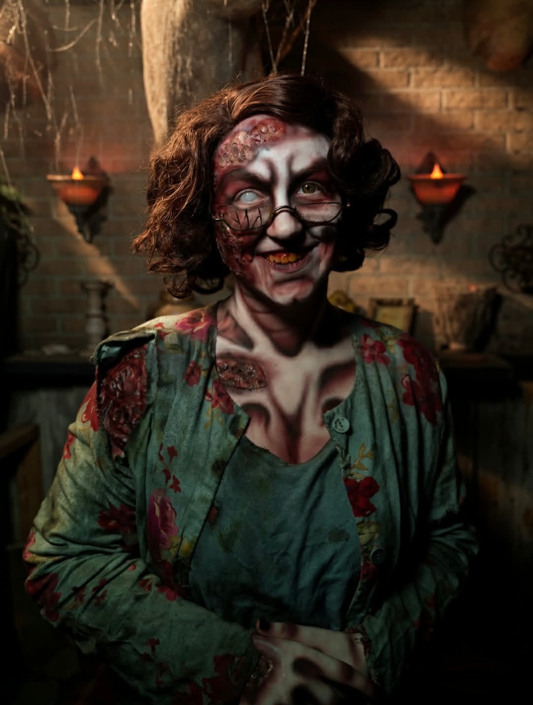 If you’re looking to stay at the Hotel, Nora would be happy to check you in… PERMANENTLY! 🏨 🛎️ 🔥
We are open ‼️TONIGHT‼️ from 8-10! Get your tickets online at 2scary.com!! 👻
#scary #makeupartist #photography #hotel #creepy