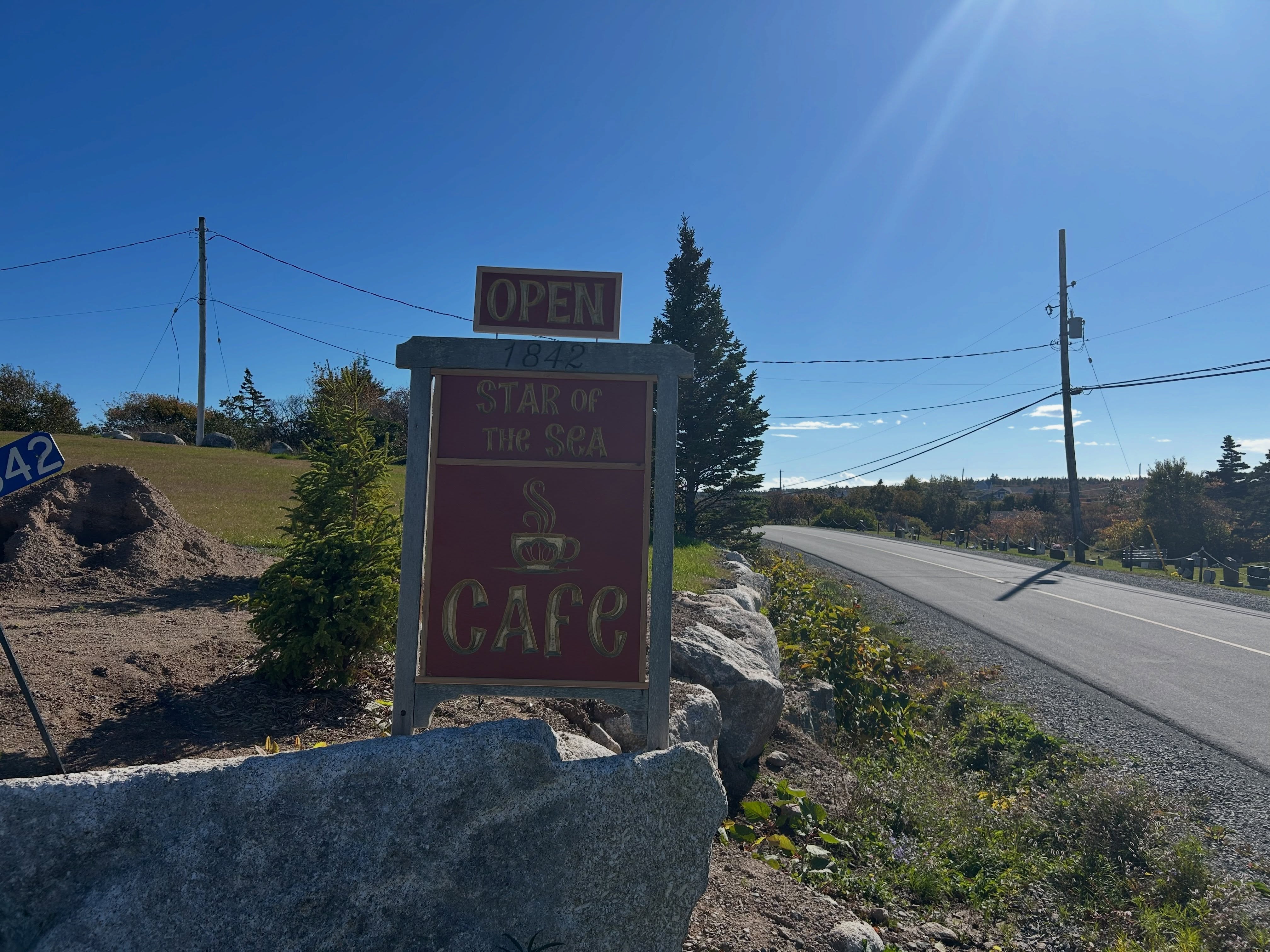 🍂 Your Thanksgiving weekend escape awaits in Lower Prospect! ☕🛶
Come out to ECO for a beautiful fall paddle, then stop by our neighbours at @staroftheseacafe for a coffee, fresh treats, soup, or a bite to eat! We went out for a paddle today and then walked up the road to visit our friends and enjoy a coffee and muffin
Beautiful coastal views, a quieter pace, and two great local businesses to support. Make a day of it and discover a little piece of Nova Scotia just outside Halifax!
Happy Thanksgiving weekend, everyone! 🧡
#EastCoastOutfitters #StarOfTheSeaCafe #SupportLocalNS #LowerProspect #ExploreNovaScotia