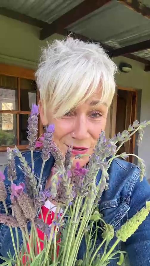Lavender Love @lavendale.co.za
A treat to walk amongst the fields and hand pick FIVE different varieties of exquisite fragrant delicious lavender
#Barrydale #Lavender #GenerousSpirits
I’ll share more pics separately 💜