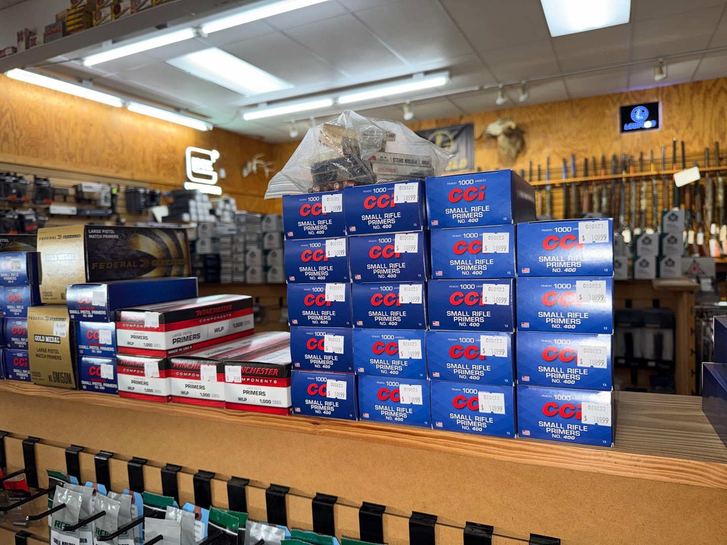 Reloading bench looking a little bare? We’ve got rifle primers in stock. 👀
Whether you’re loading hunting rounds, range ammo, or just trying to stay ahead of the next component shortage, now’s a good time to restock before that “I’ll grab some later” turns into “why is everybody sold out?”
Stop by Mena Pawn & Gun and see what we’ve got on the shelf.