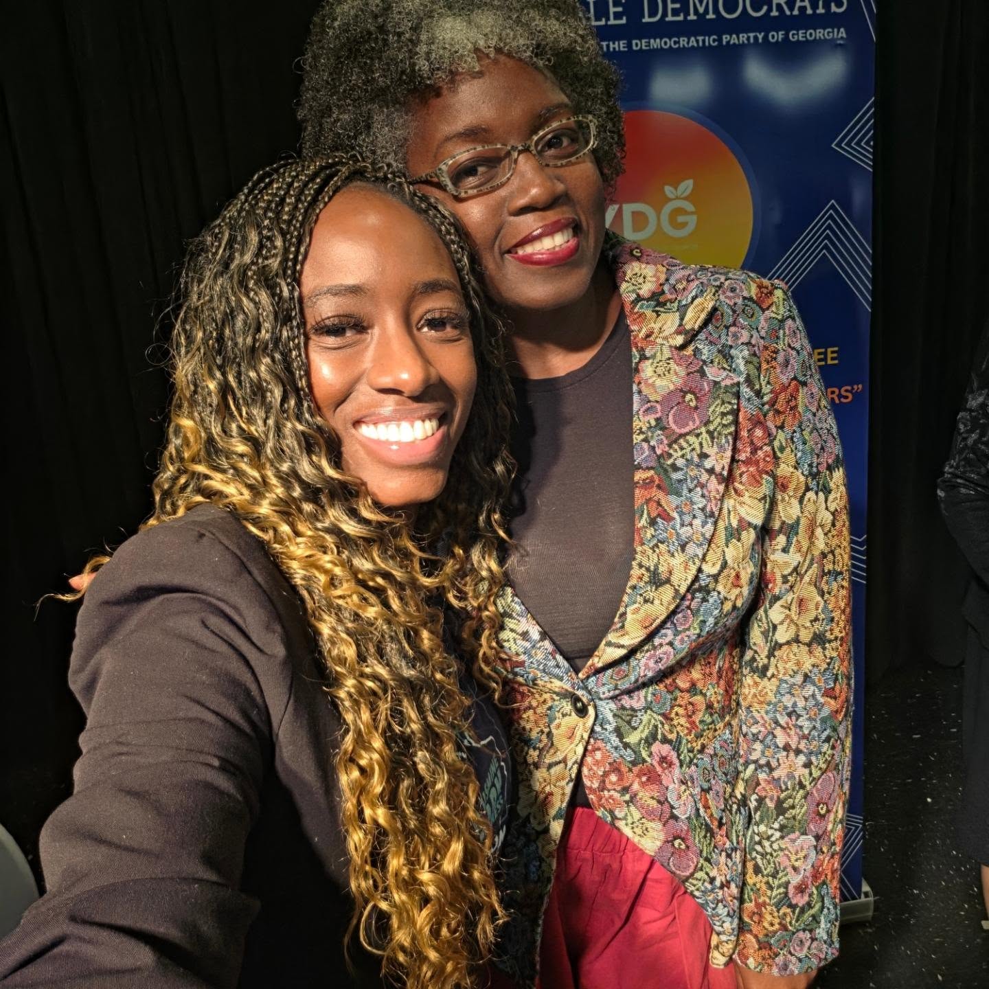 It's like I never left Rockdale County as a State Representative. 😋
When I was first elected in 2010, Rockdale County Democratic Party was in my District and I represented them for 2 years. Then I didn't...then I did again until maps got challenged...and then I didn't. 🤦🏾♀️ By the end of this year....who knows?
The Rockdale County Party held its annual breakfast and I came out to support the county that I can throw a rock from my backyard AND to support our next Congresswoman from the 13th @jasmine4ga . It was good to see so many old and new friends. 🙌🏾
The Election starts in 3 days. You ready?! 👀