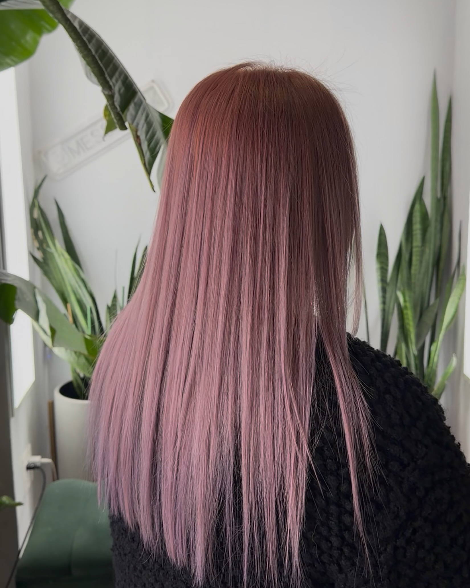 M07 BOWERY BLOSSOM™
Soft pink, but make it elevated.
像花開,不用太大聲。
溫柔、乾淨、帶一點紐約感的粉調。
For the girls who want something pretty, polished, and quietly unforgettable. 🌸
#BoweryBlossom #PinkHairNYC #Messlook