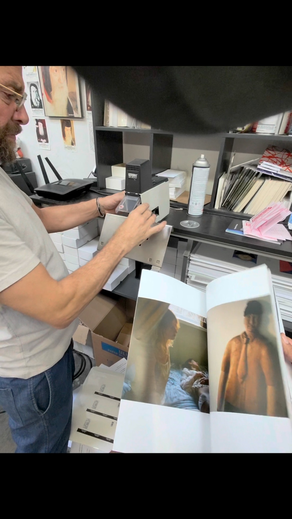 Just another day at the shop—putting together this special photography zine proof for a customer.
Magenta — your Arts District print spot.
#MagentaPrint #SamedayPrinting #ArtsDistrictLA #PrintShopLA #DTLA