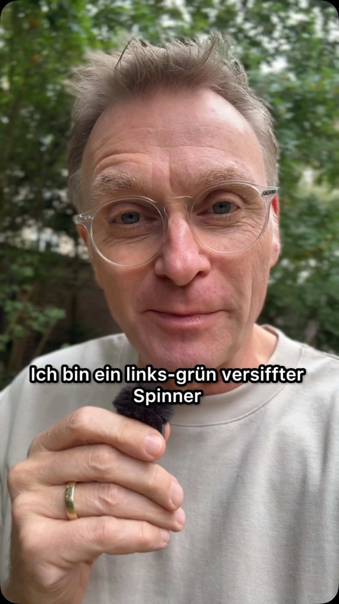 Willkommen oder Tschüss!
#noafd #wirsindmehr #demokratie #comedy #deutschland