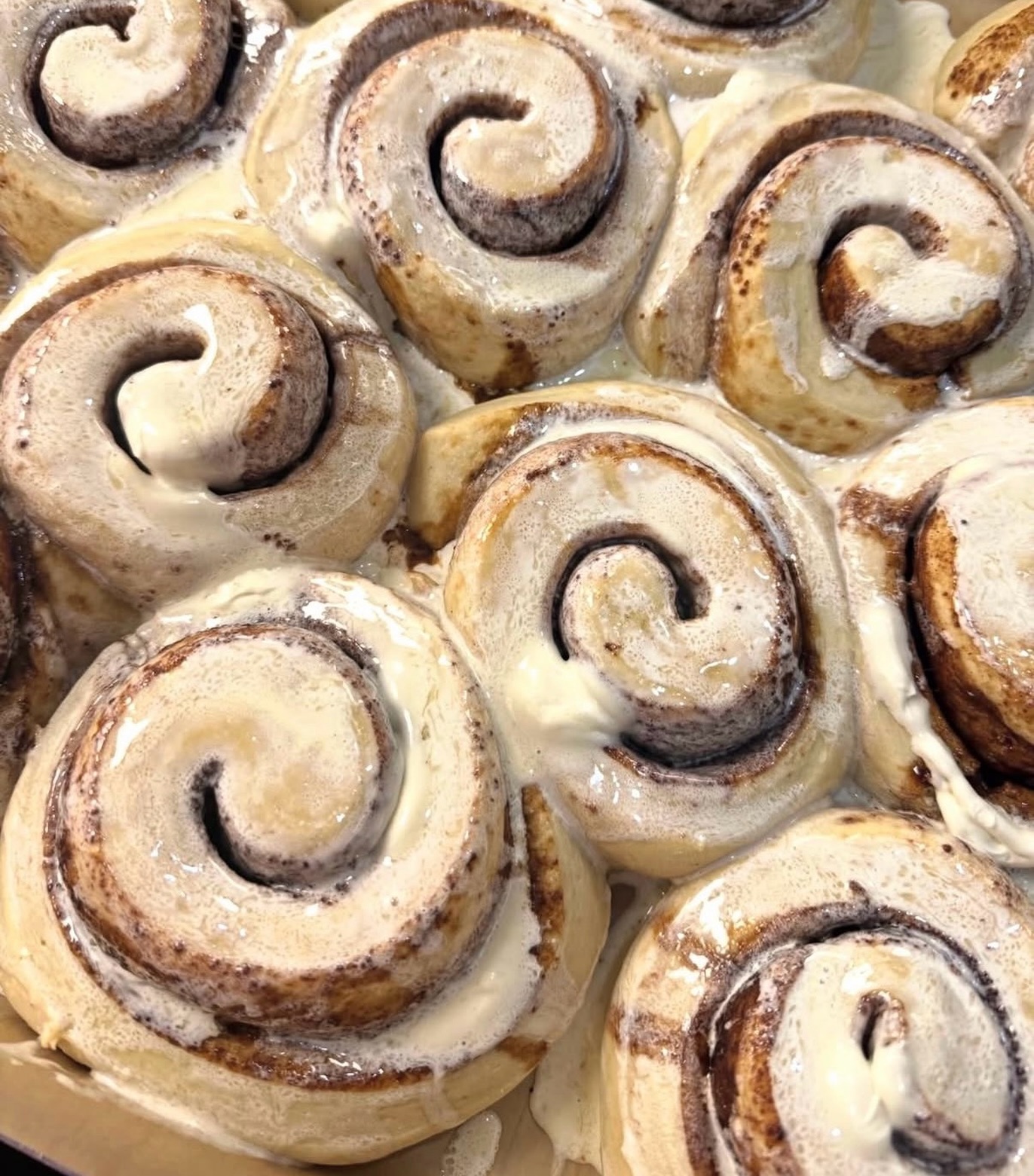🍂 GOOD MORNING & HAPPY FRIDAY, FRIENDS!!! 🍂
You’ve been asking, and we’ve been listening! 🙌🏼💚 Our VEGAN CINNAMON ROLLS are BACK for the WEEKEND! 🎉
Freshly made and straight from the oven, these light, fluffy, cinnamon-sugar-filled breakfast rolls are the PERFECT way to start your weekend! 😍🤤
✨ 100% VEGAN
✨ Freshly baked
✨ Light, fluffy & DELICIOUS!
Don’t miss your chance to grab a few before they’re gone! 🏃🏼♀️💨 These are a weekend treat you DON’T want to miss!
📍 Sinless Sweets Bakery
4336 Washington Rd, Suite B
Evans, GA 30809
⏰ Friday: 9 AM–6 PM
Come see us today and treat yourself WITHOUT the cheats! 💚🍥