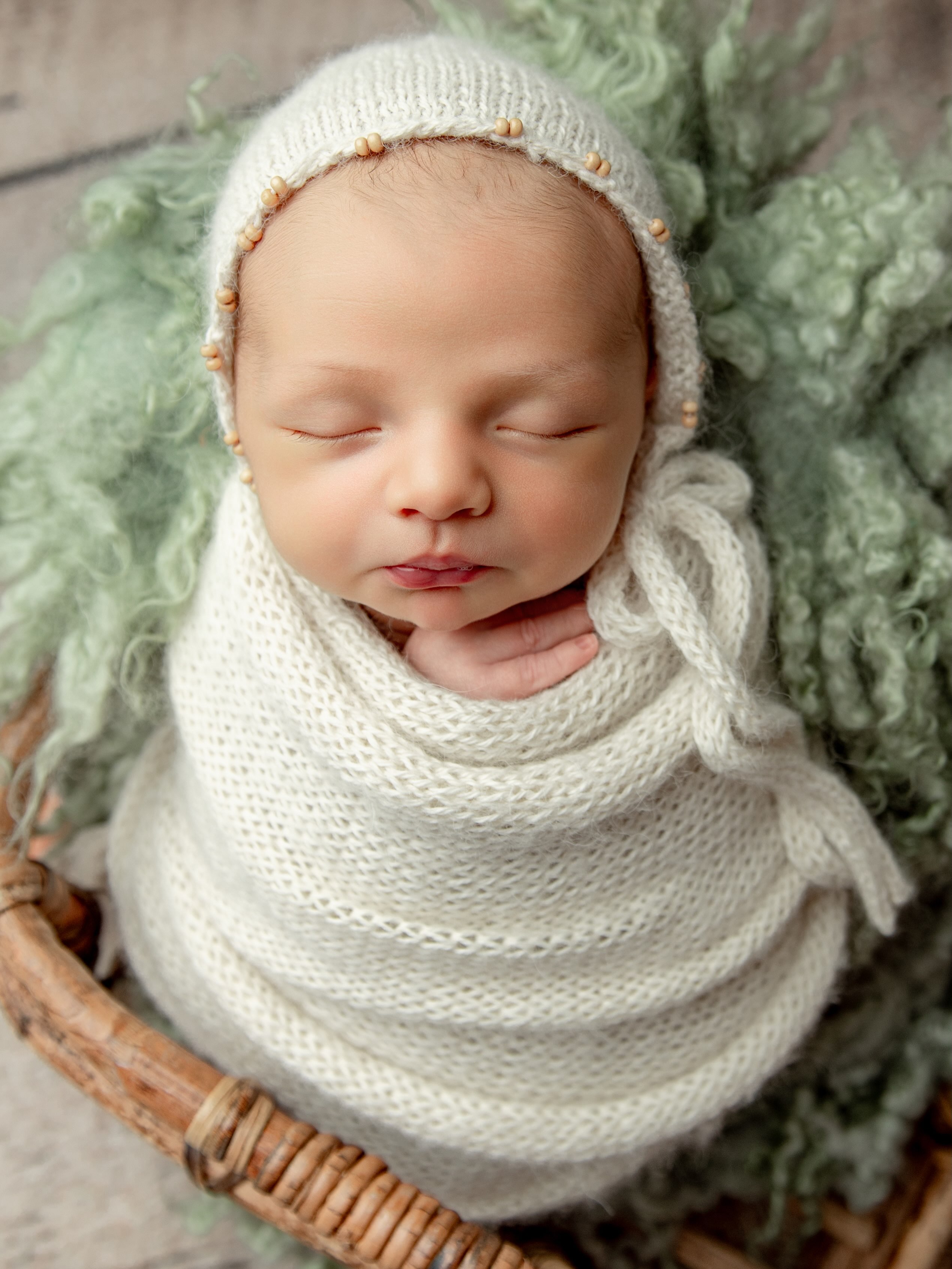 So cosy and sweet! This little man loved to be wrapped and cosy during his newborn session.
#wiltshirenewbornphotographer #hampshirenewbornphotographer #winchesternewbornphotographer #andovernewbornphotographer #salisburynewbornphotographer