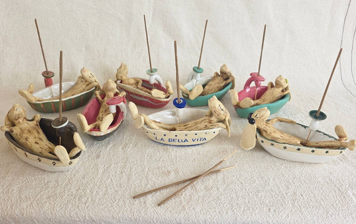 🐇 Bunny-in-a-bath🛁 Incense stick holders☆
I made a few of these for those of you who prefer your sticks instead of cones xx
Available in the launch
Thursday 15 October 8pm AEDT
🐰