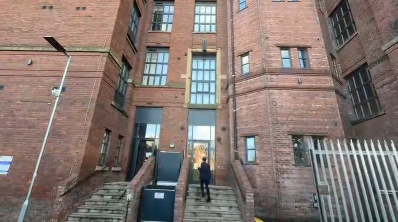POV: You’ve just found your dream apartment 😍🏙️🔑
📍 Mather House, Leigh | £1,100 PCM
City views, modern interiors AND luxury resident facilities? Say less… 👀✨
🏡 2 spacious bedrooms
🛁 2 bathrooms (including en-suite!)
🍽️ Stylish open-plan living
🌇 Stunning views across Manchester
🏋️ Residents-only gym
🍿 Private cinema room
🚗 Secure basement parking
🛎️ 24-hour concierge
All just a short stroll from Leigh town centre, with fantastic transport links to Manchester and beyond! 📍
This is apartment living on another level! 🔥
📲 Contact us to book your viewing before it's gone!