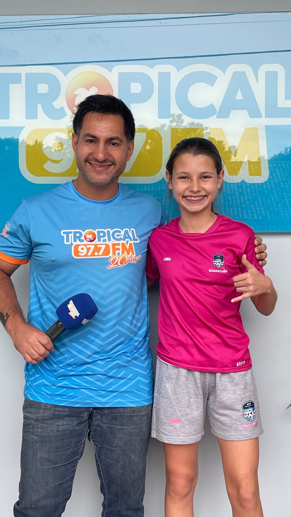 REVELAÇÃO DE ÁGUAS DE CHAPECÓ! 🚀
A atleta Laura Antonia Rauber, de Águas de Chapecó, disputará a Copa Mundo de Futsal em Foz do Iguaçu (PR), do dia 14 a 19 de dezembro deste ano! ⚽️
Na competição, ela representará as cores de Guaraciaba (SC), mas também joga por São Carlos e Águas de Chapecó, na categoria sub-13.
Laurinha nos contou um pouco a sua história, que é um orgulho para a nossa região! Muito sucesso e continue brilhando pelas quadras de futsal! 💙🧡