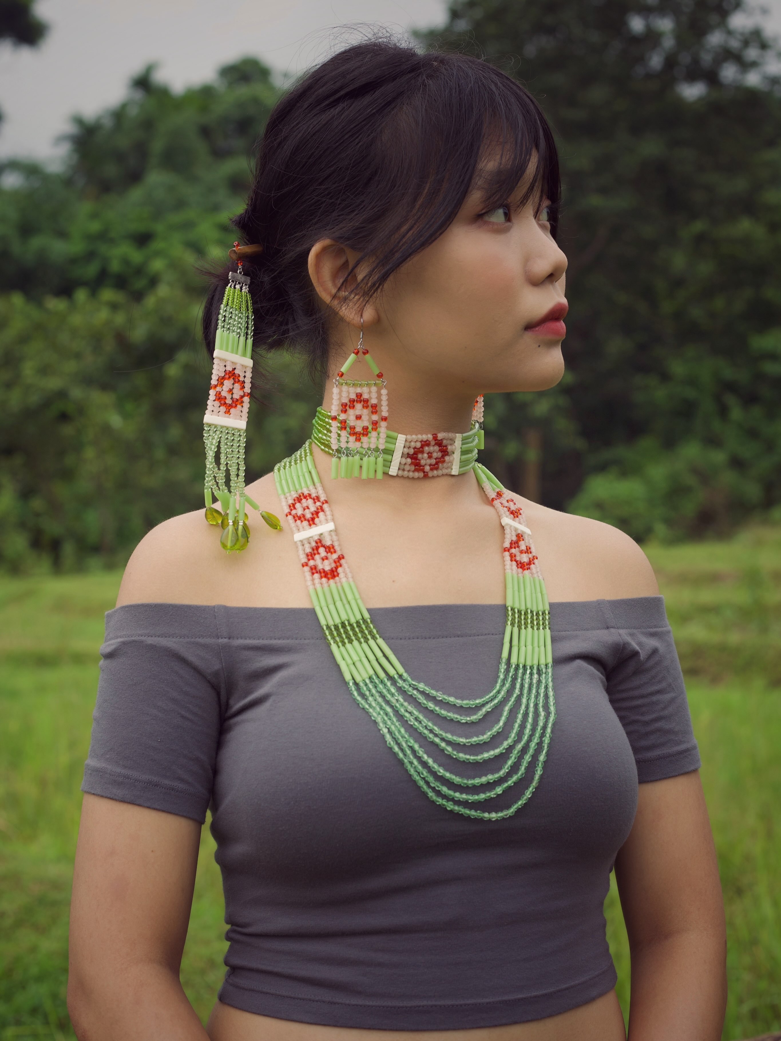 The first edition of The Diamond Series is now live at sevencherri.com.
Centred around the diamond motif, the collection explores colour, pattern and traditional-inspired beadwork across necklaces, chokers and hair accessories.
Featuring the Guava Garden necklace, matching choker and coordinating hairstick.
Guava Garden Diamond Motif Necklace with Earrings
Guava Garden Diamond Motif Choker
Guava Garden Diamond Motif Hairstick