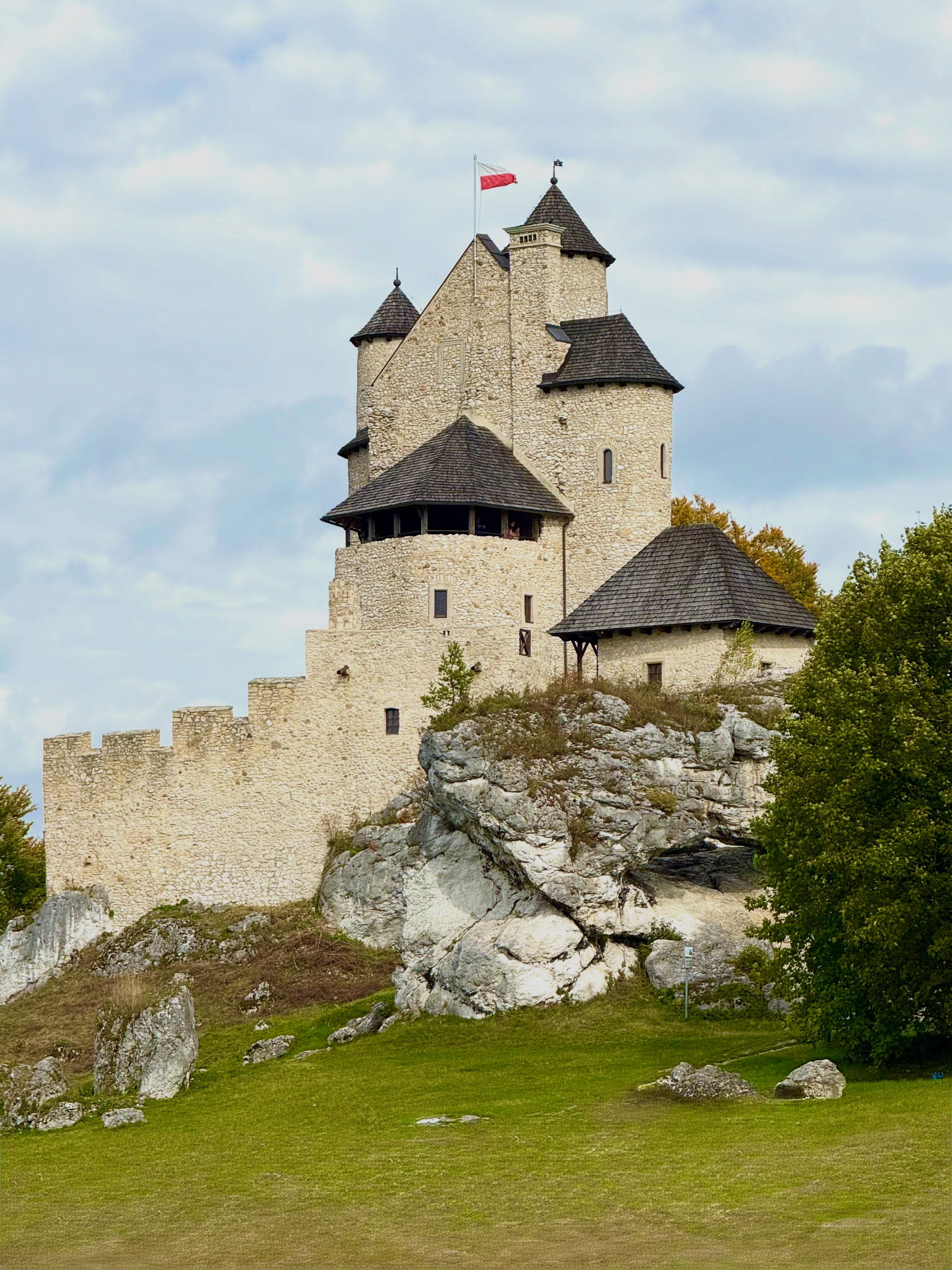 Castle hopping along the Eagles’ Nest Trail #eaglesnesttrail #poland #polandtravel #retireandtravel #travelbloggers