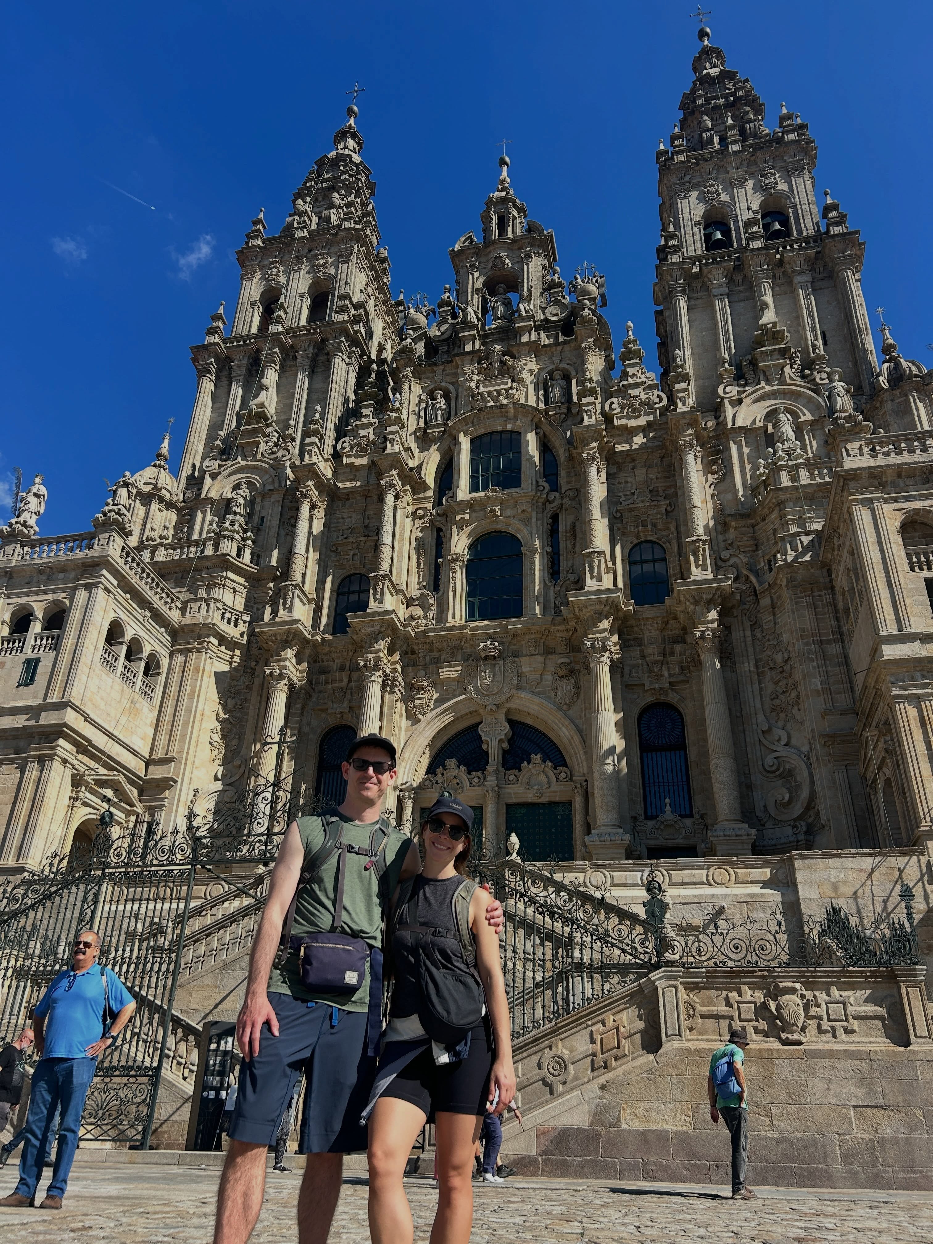 CAMINO DE SANTIAGO 🇵🇹🥾🇪🇸☀️
Tui -> Santiago de Compostela
118.6 KM -> 6 days of walking through beautiful Spanish vineyards and towns ❤️