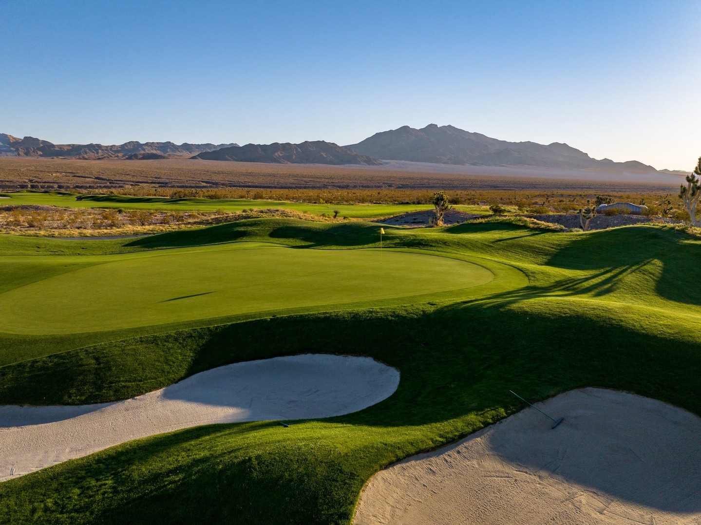Friday fairways, desert light. ⛳☀️
Tee it up. The weekend starts here. 🏌️
#golf #lasvegasgolf #desertgolf #beautifulgolfcourses #lvpaiutegolf