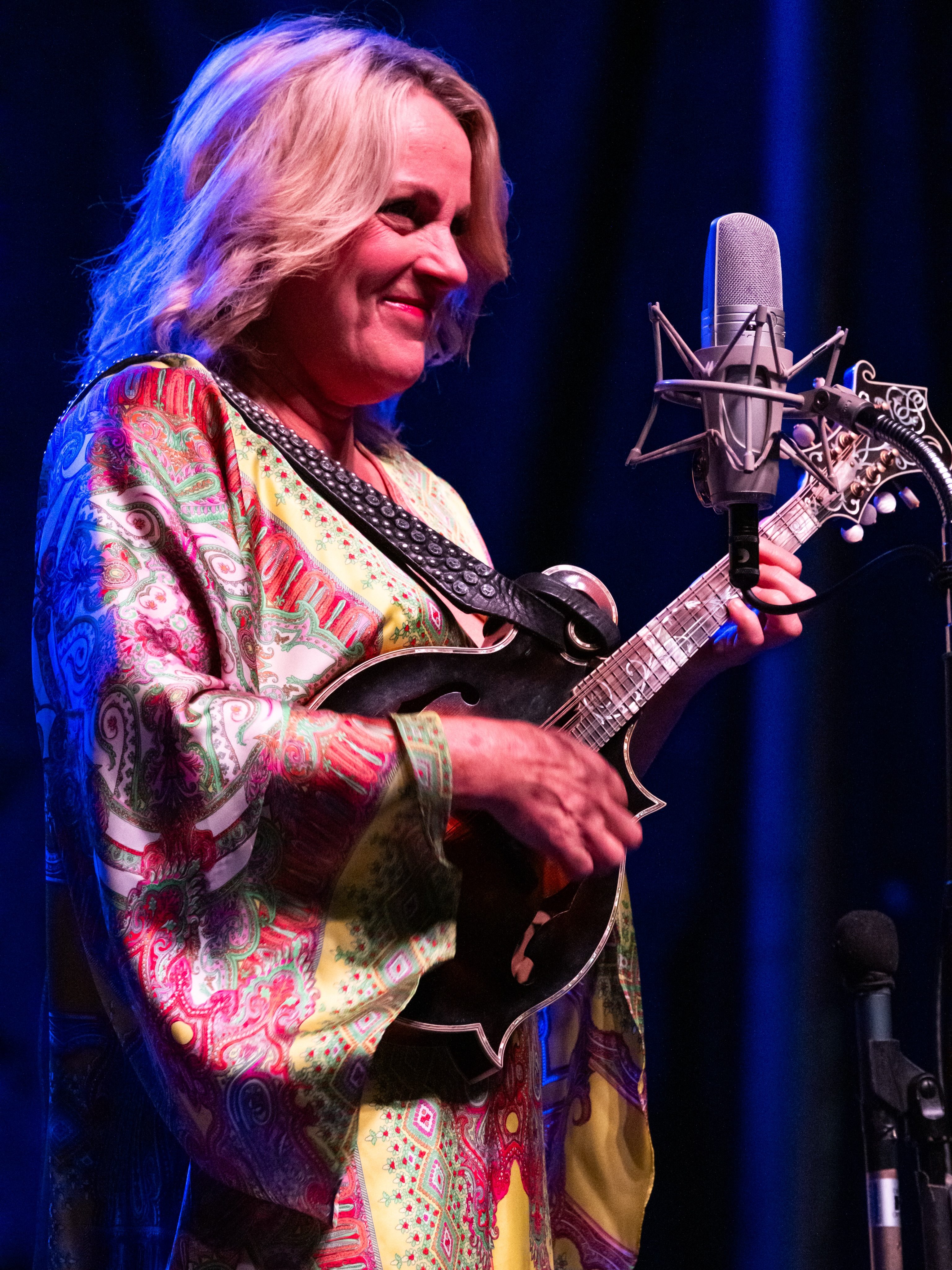 @rhondavincent performing at @bluehighway_fest 2026. Love the Japanese moo moo.
#bluehighwayfest2026 #livemusic #rhondavincent #loveva #bigstonegap
