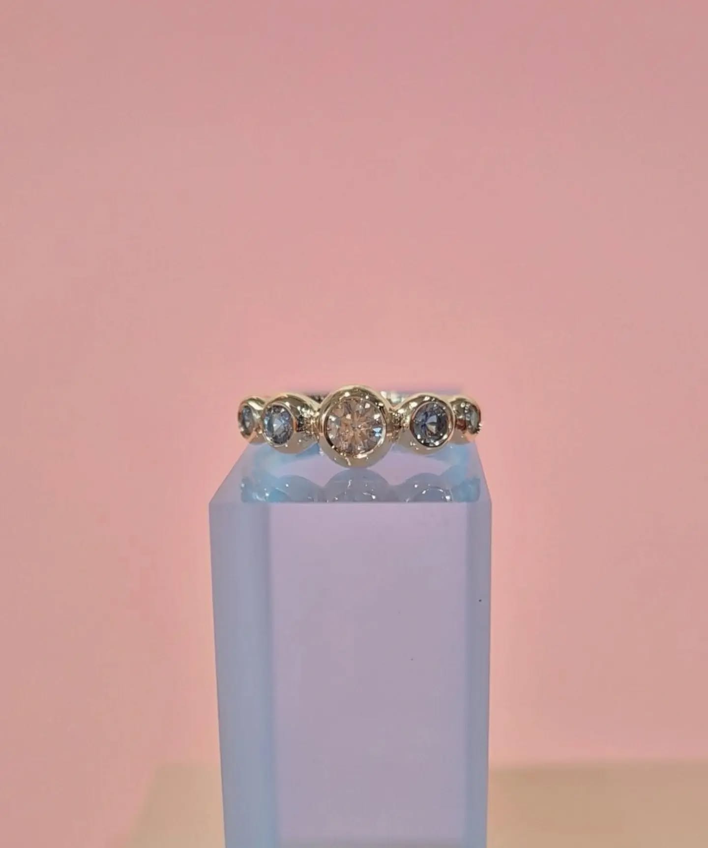 ENGAGEMENT RING
Look at this beauty! 14k yellowgold with an "iced" diamond and light blue sapphires I had the opportunity to make for a customer to pop the big question with and she said yes! 🎉
Price indication, around € 2.150,-
Want to discover the engagementring collection or to create a new piece together? Go get your appointment through the link in bio 🩷