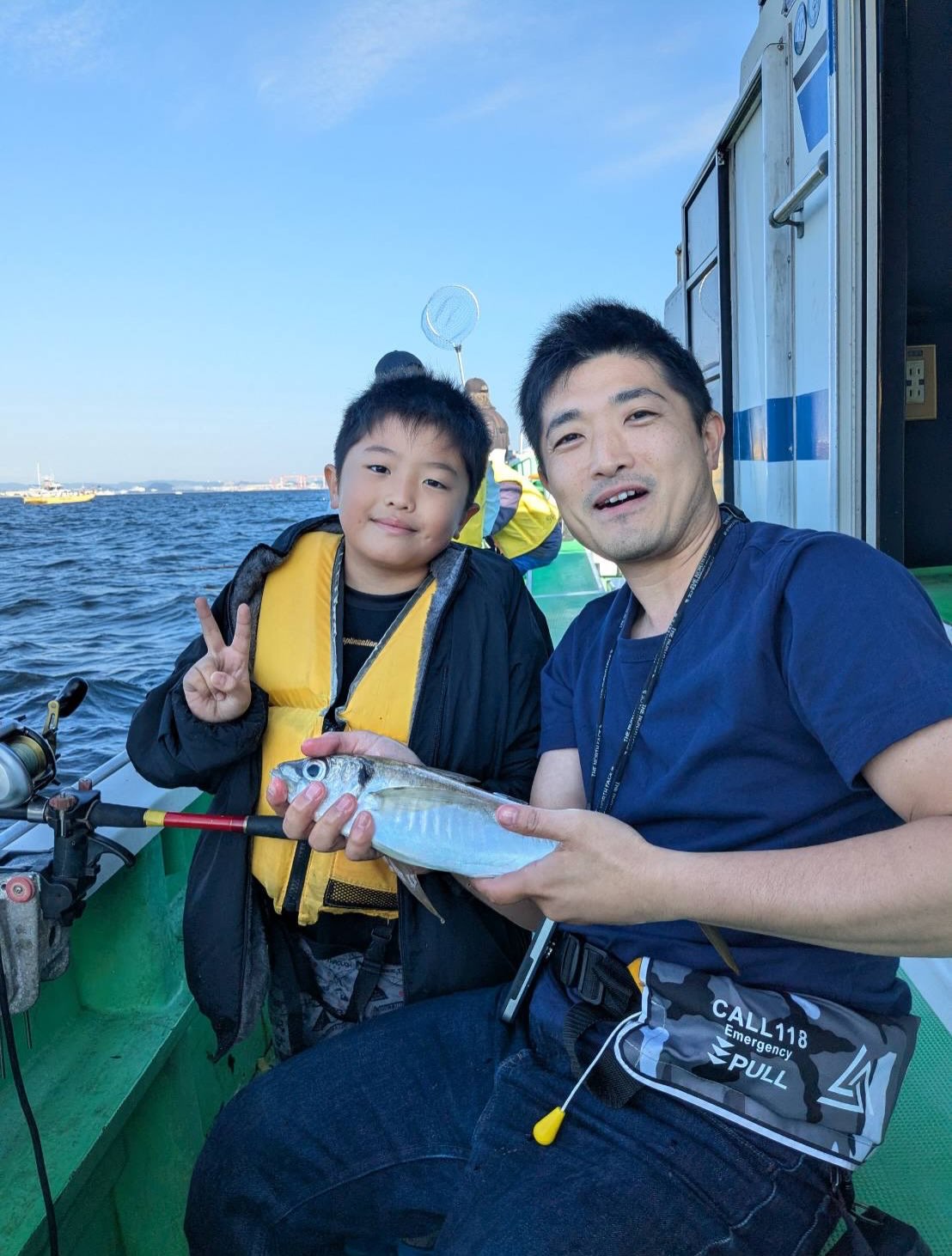 10/10 午前アジ乗合船
ボートから切り替えの方などもおられました、ありがとうございます。
朝一は大アジばかりポツリと、移動すると今度は当たりはありますが細かめ、次は中混じりでポツポツというところで5-23匹どひとまず食べる分は確保でした、ご利用ありがとうございました!また来週宜しくお願いいたします◎